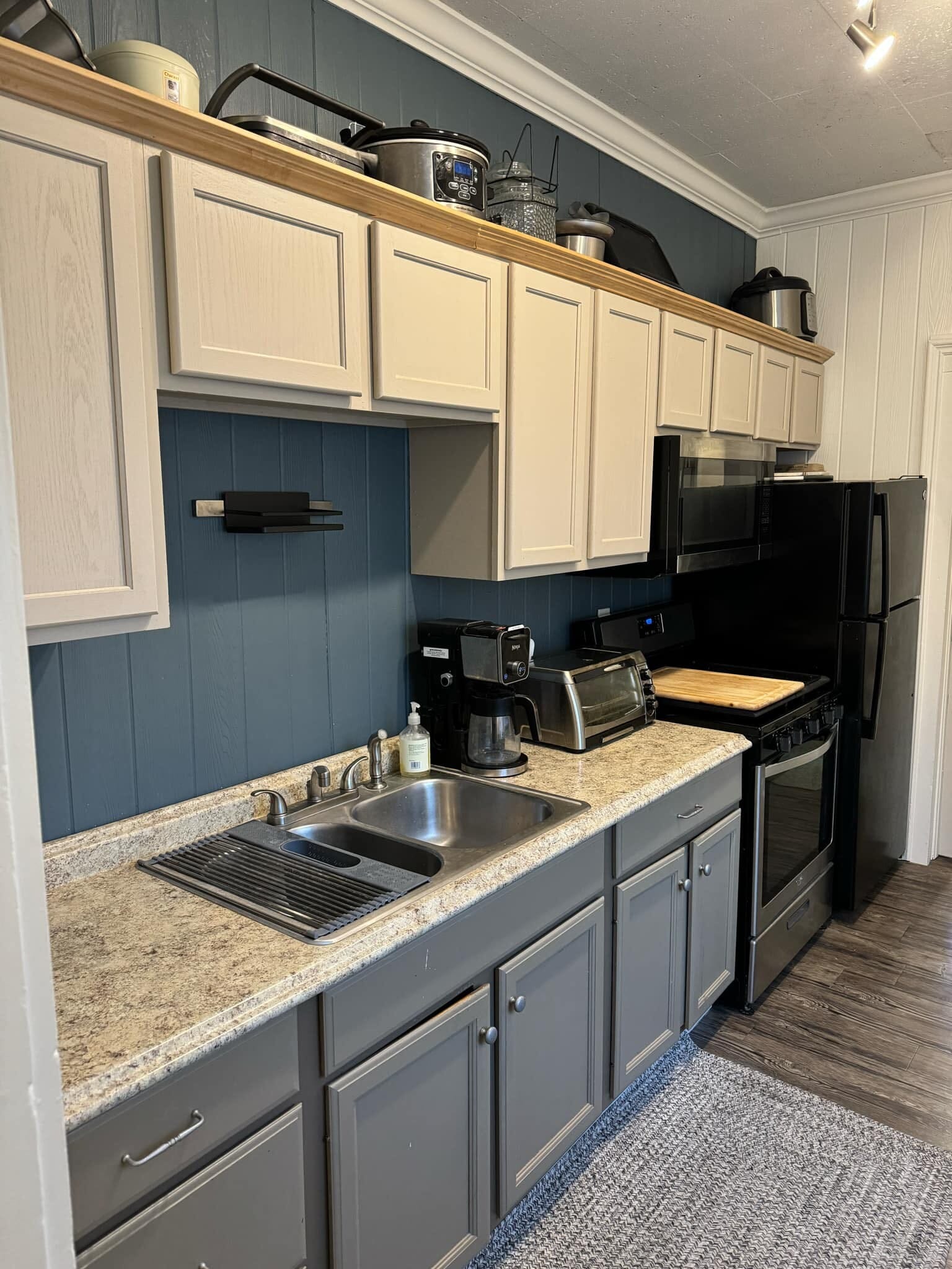 Building Photo - 303 S Main St