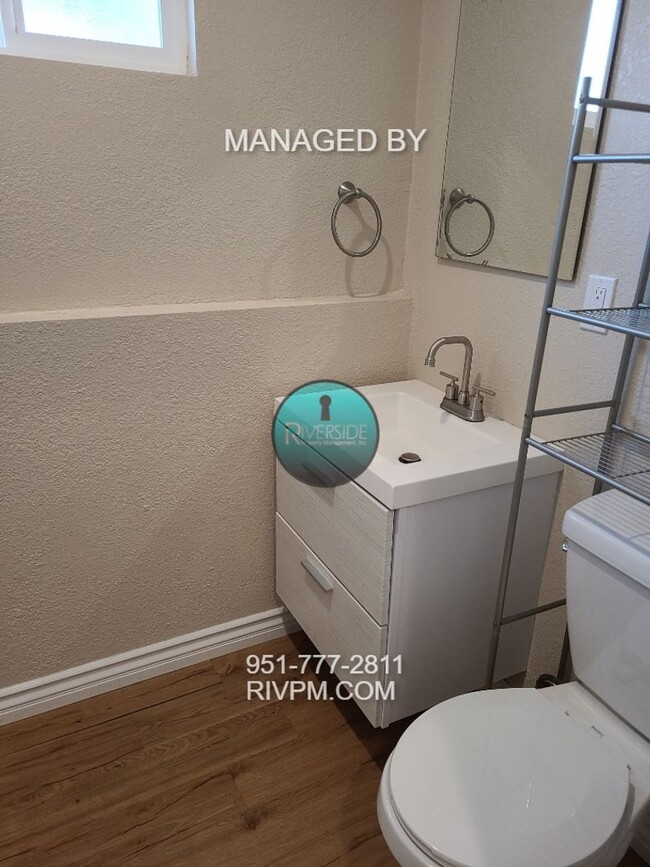Building Photo - Available now! One bed, one bath ADU with ...