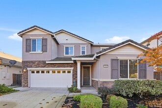 Building Photo - 1818 Tarragon Dr