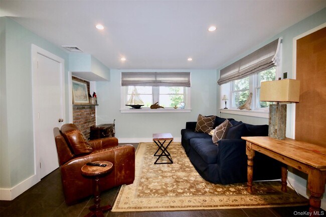 Building Photo - 28 Old Trail Rd