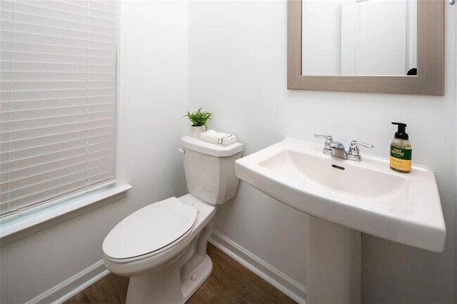 Building Photo - 1510 Brantin Dr