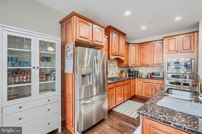 Building Photo - 432 Grand St