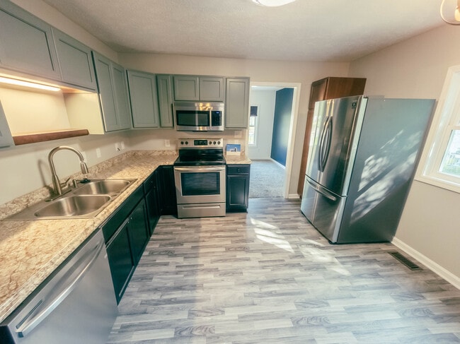 Building Photo - 200 Rowland Cir