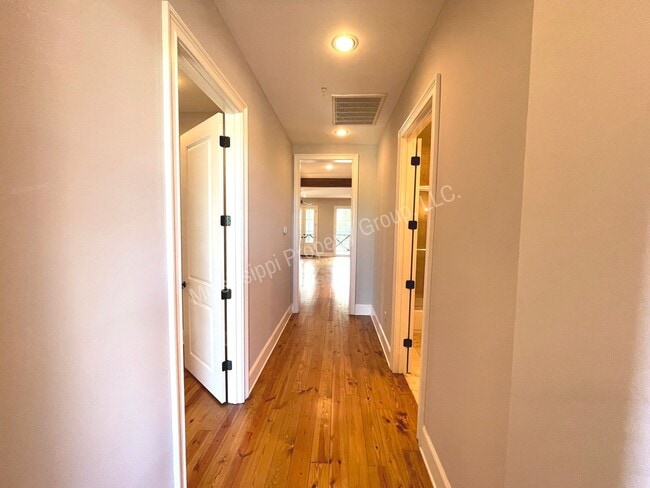 Building Photo - 3BR/3BA For Rent
