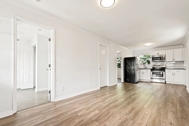 Building Photo - 2 Bed / 2 Bath House in Lincoln Heights is...