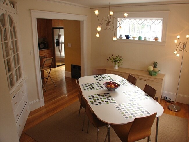 Building Photo - 128 Brooks Ave