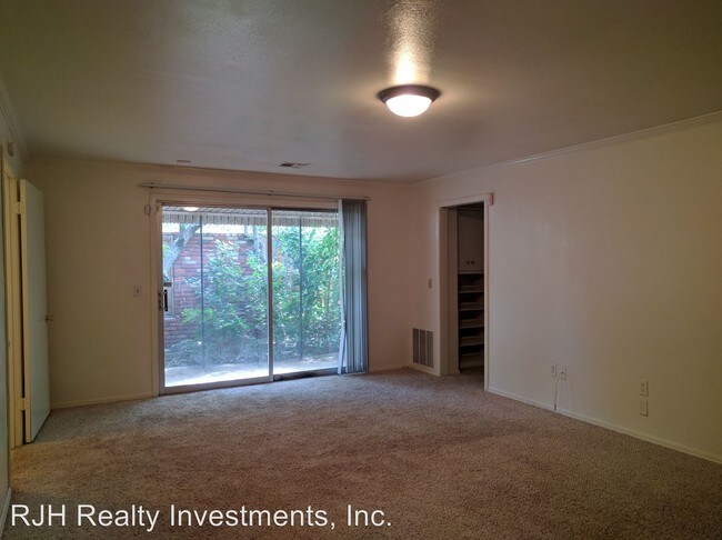 Building Photo - 6523 Avondale Dr
