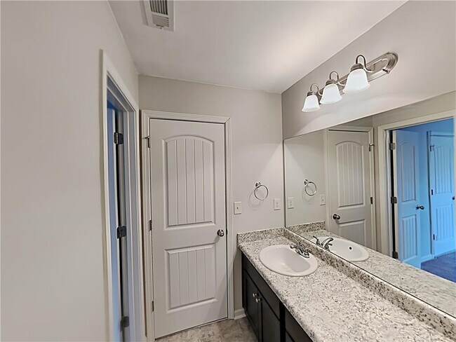 Building Photo - 1970 Township Dr