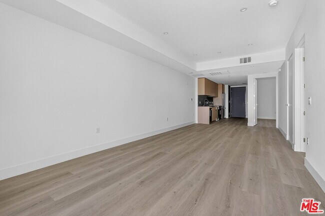 Building Photo - 1808 Lincoln Blvd