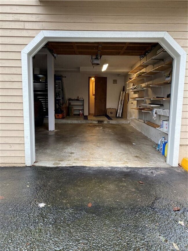 Building Photo - 12717 NE 171st Ln