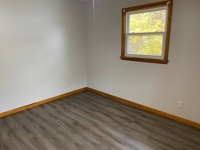 Building Photo - 4 bed 2 bath single family home in Merrill
