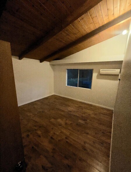 Building Photo - 5770 Croy Rd