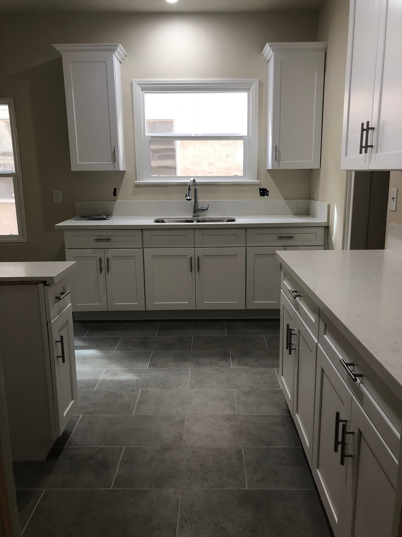 Building Photo - 4235 Degnan Blvd