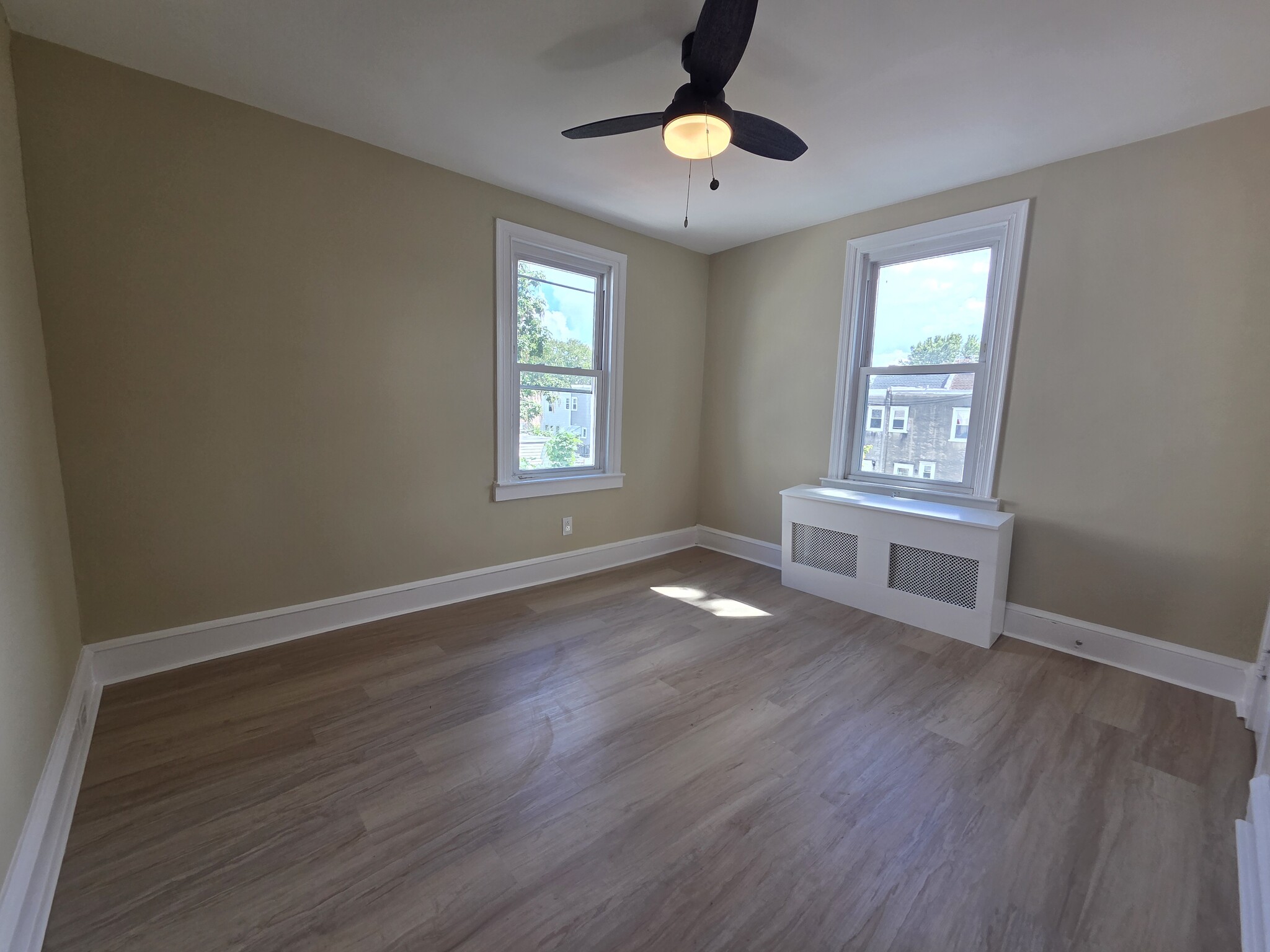 Rear BR - 2450 Mansfield Ave