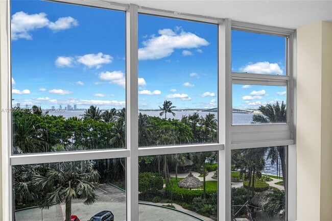 Building Photo - 2451 Brickell Ave
