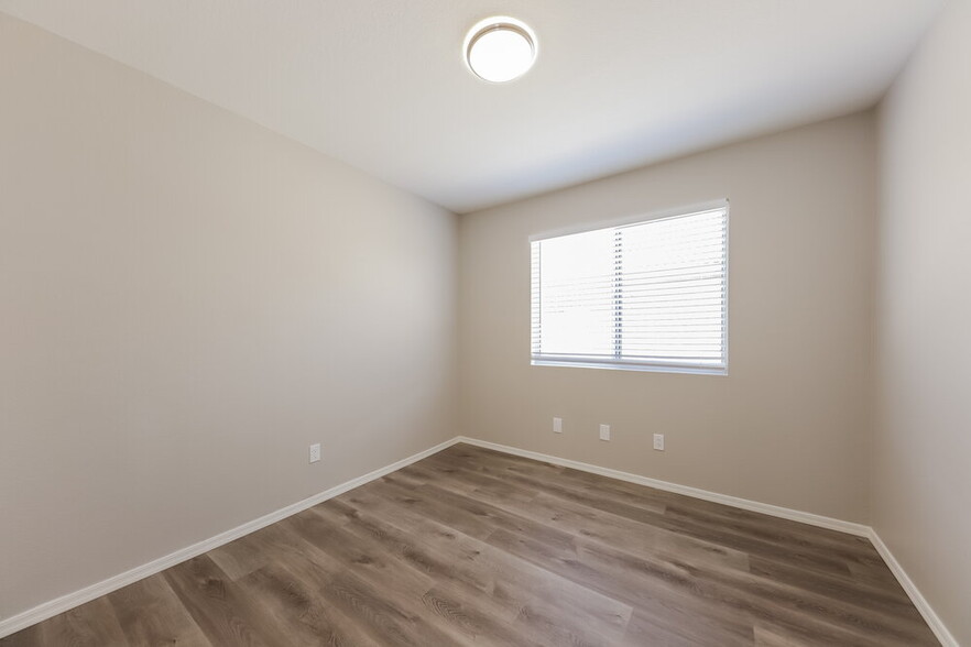 Building Photo - 7918 W Adam Ave
