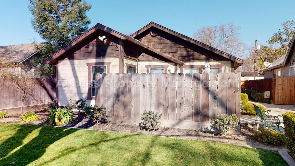 Building Photo - 1317 Myrtle St