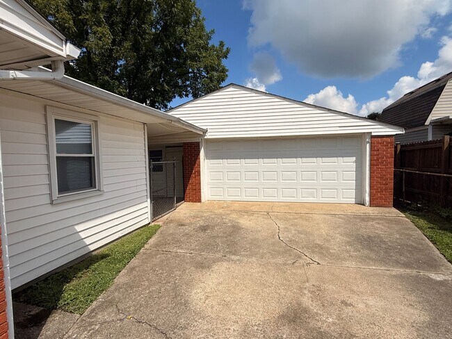 Building Photo - 349 Knollwood Cir