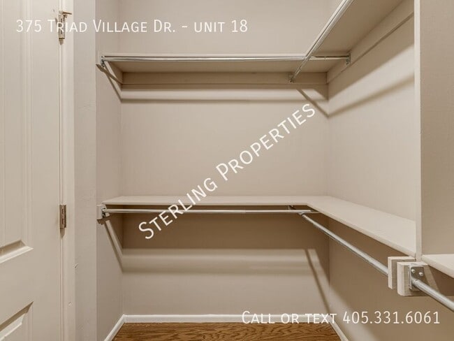 Building Photo - 375 Triad Village Dr