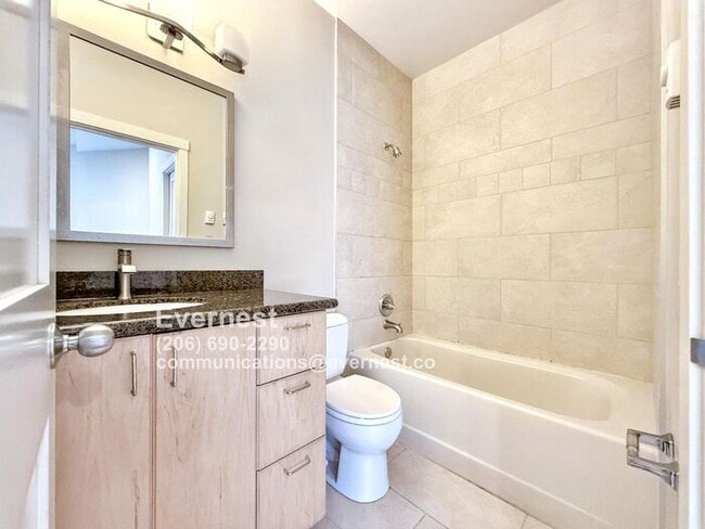 Building Photo - Charming 2-Bed, 2-Bath Apartment in a Conv...
