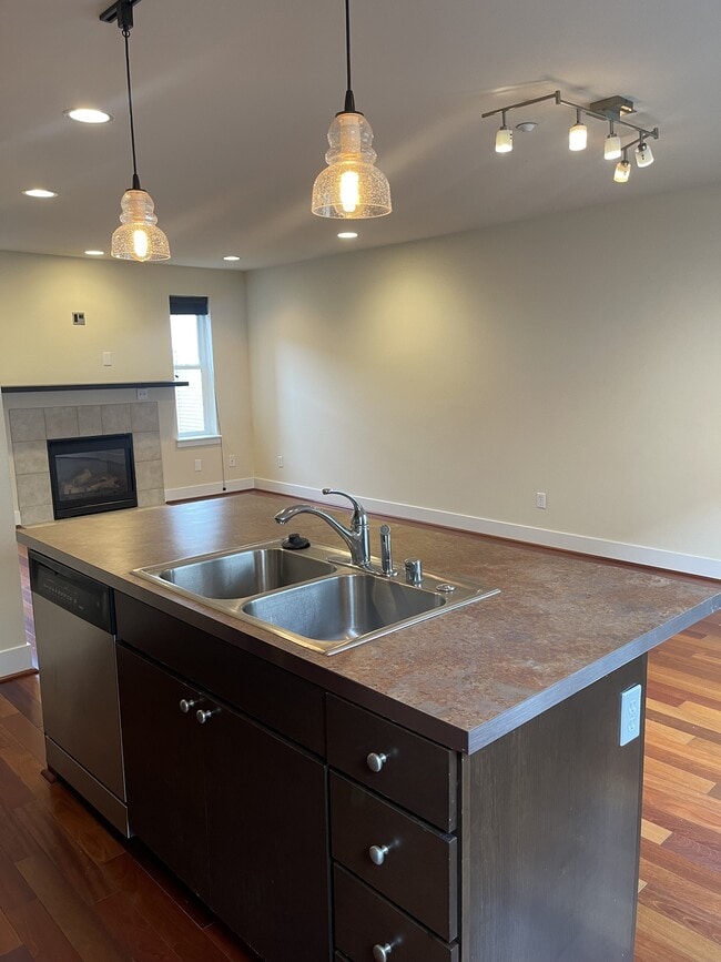 Building Photo - 834 N 145th Ln