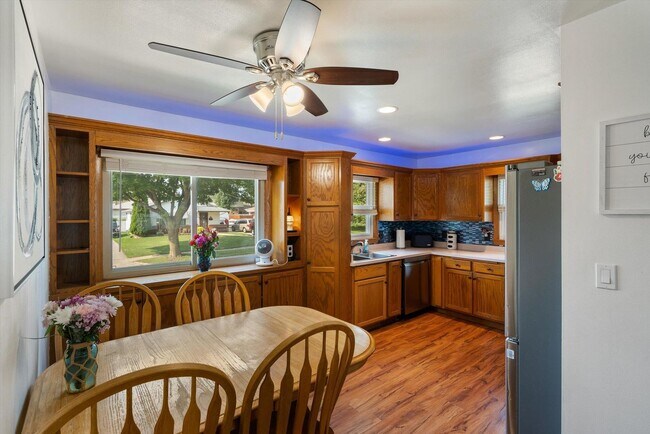 Primary Photo - 3543 S 91st St