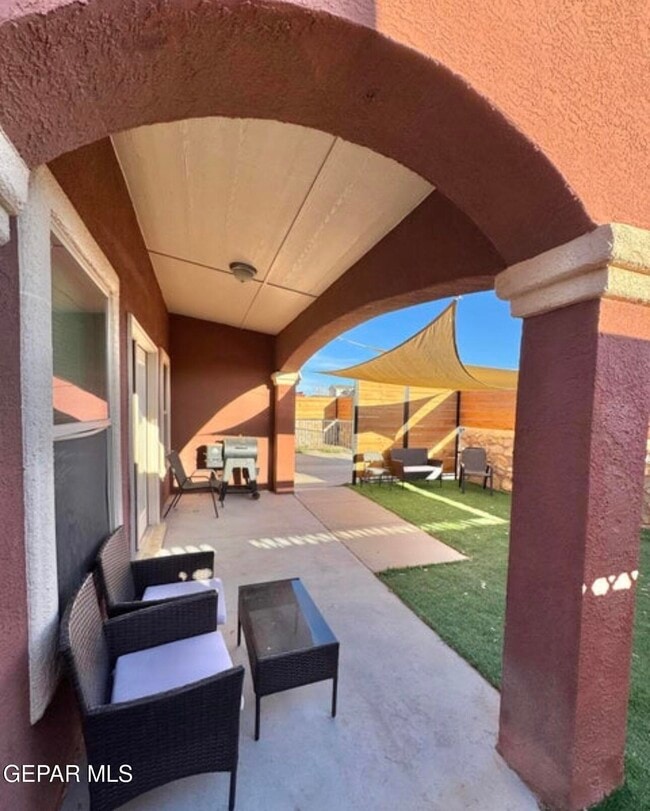 Building Photo - 12872 Hueco Mine Dr