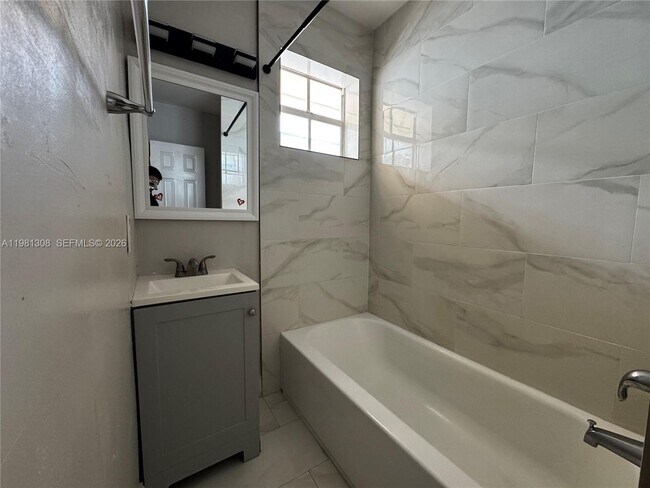 Building Photo - 500 13th St