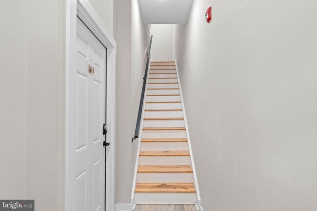 Building Photo - 2234 Master St