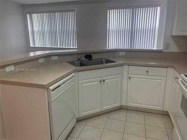 Building Photo - 4702 SW 160th Ave