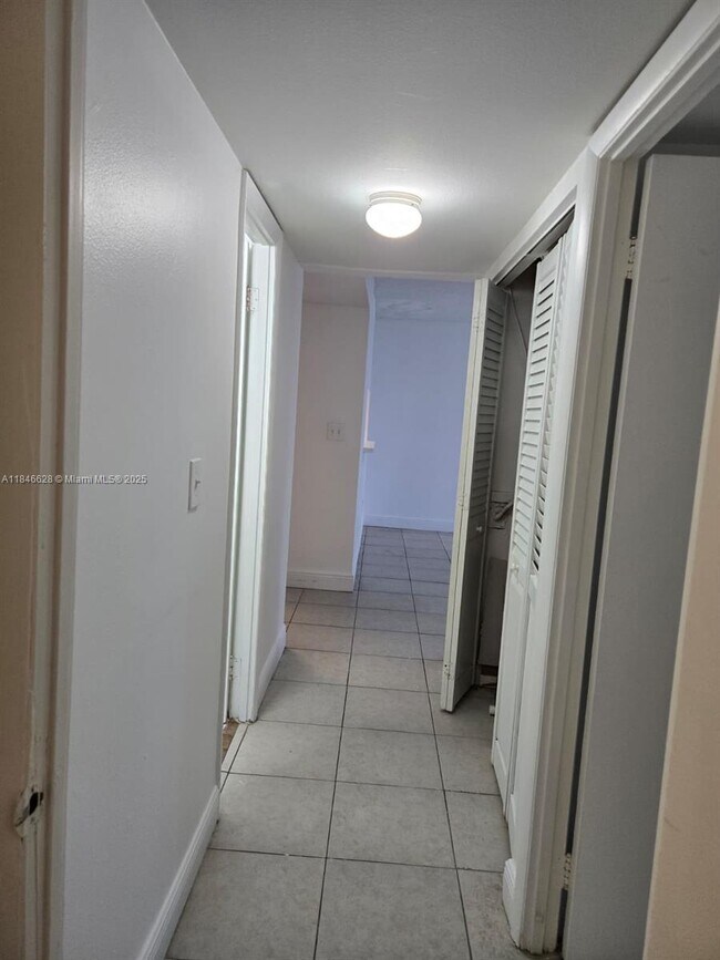 Building Photo - 482 NW 165th St