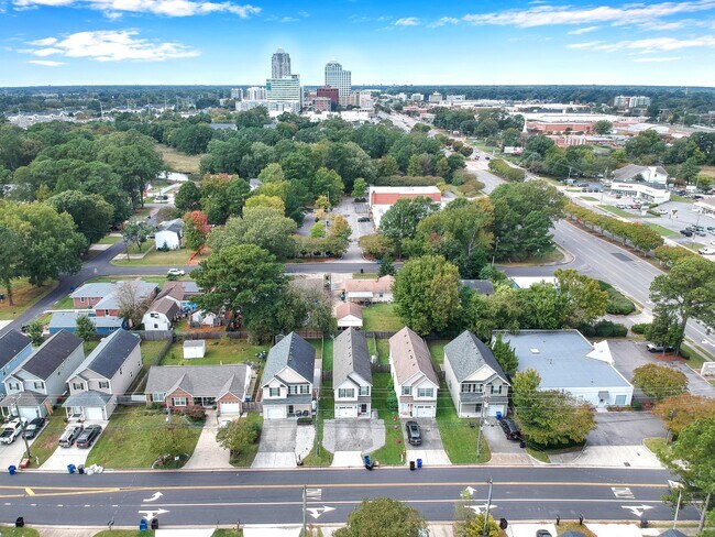 Building Photo - 211 Thalia Rd