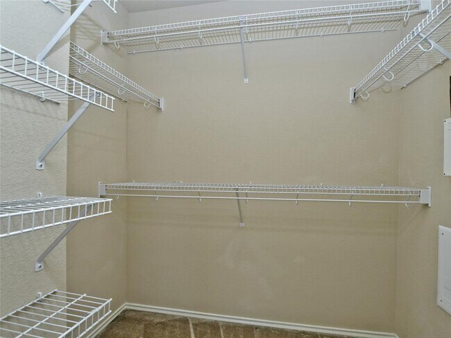 Building Photo - 9201 Brodie Ln