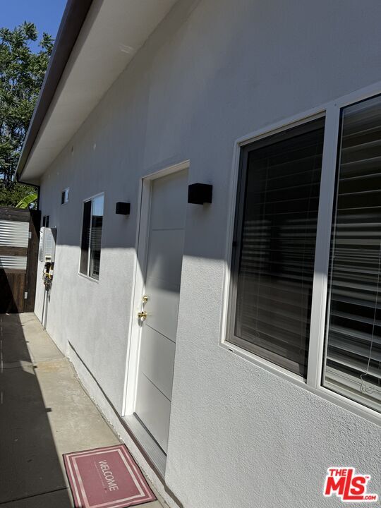 Building Photo - 10559 Tujunga Canyon Blvd