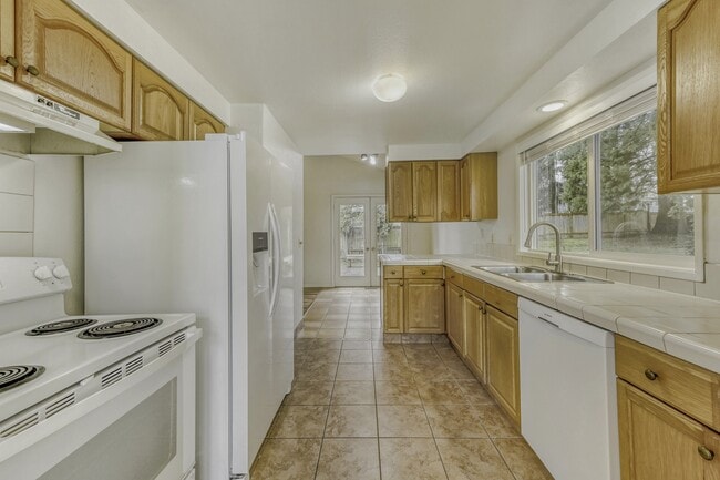 Building Photo - 1467 NW 176th Pl