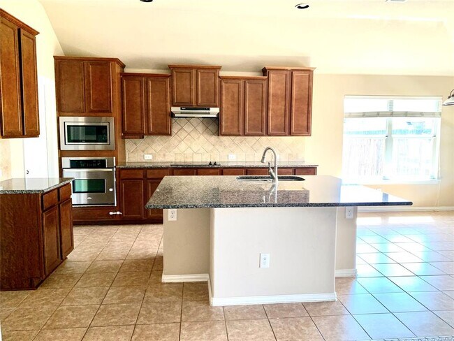 Building Photo - 1001 Emory Fields Cove