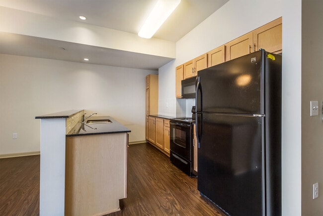 Building Photo - Strathmore Apartments