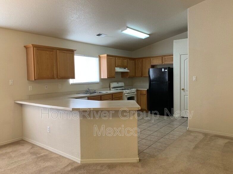 Building Photo - 1117 Toscana Dr SE