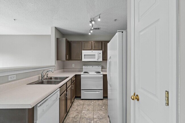 Building Photo - 266 Swaying Pine Ct