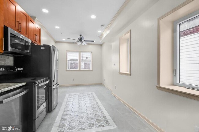 Building Photo - 2528 E Allegheny Ave