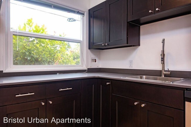 Building Photo - 3020 SE Waverleigh Blvd