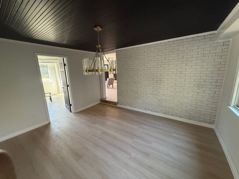 Building Photo - 2915 Reynolds Park Rd