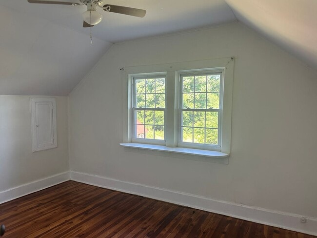 Building Photo - 1281 Otter Hill Rd