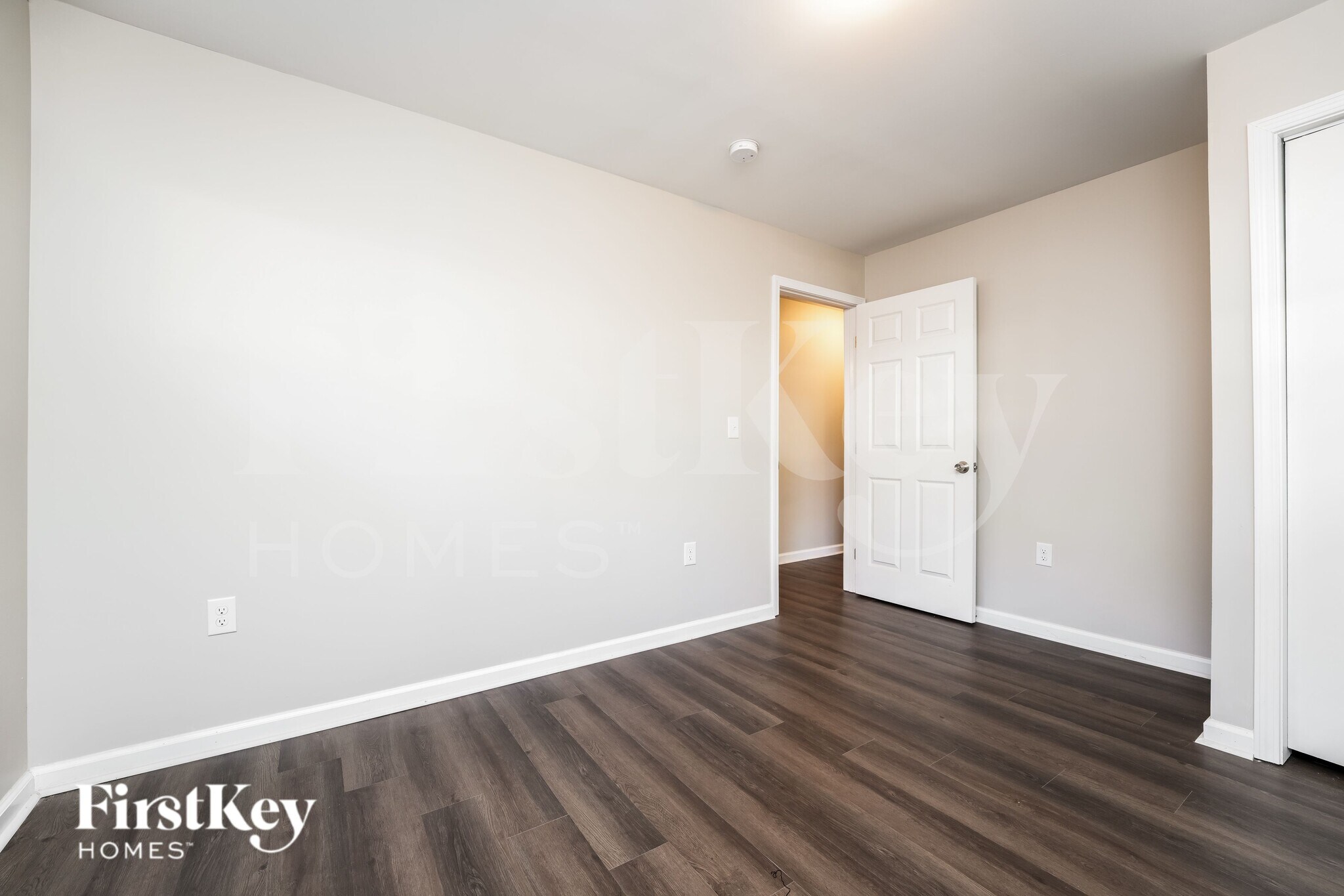 Building Photo - 3425 Pinehill Dr