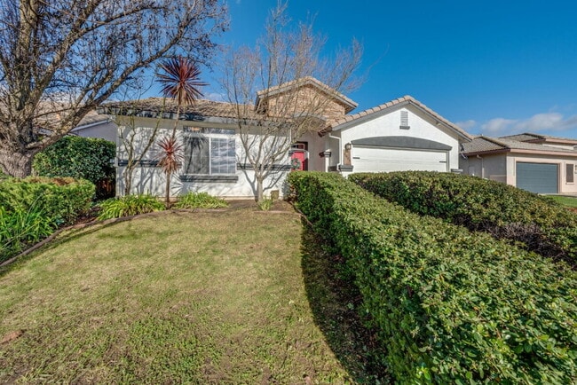 Building Photo - Cozy 3-Bed Sanctuary with 2 Full Baths in Sacramento’s Serene Prairie Dunes