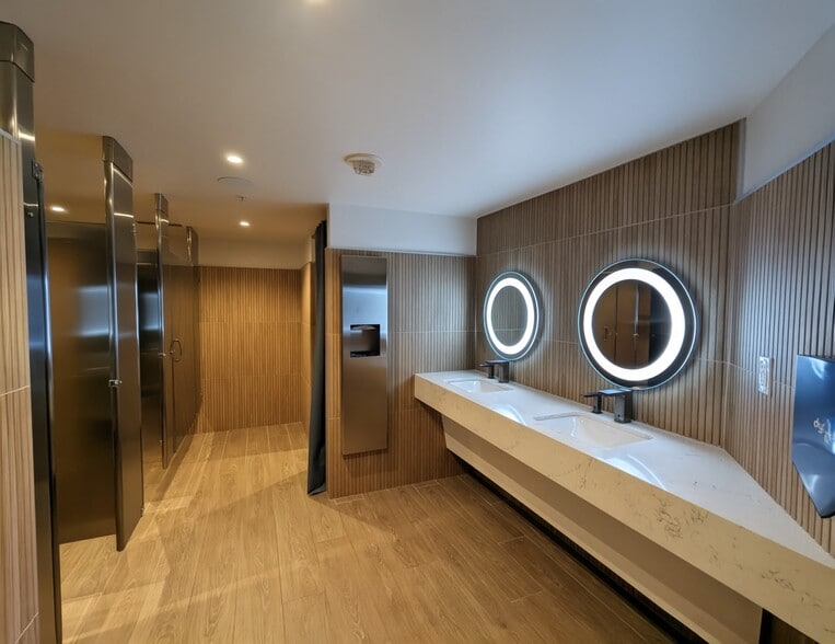 Building Photo - 1021 N Garfield St