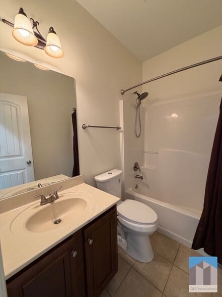 Building Photo - 4805 Carriage Bridge Ln