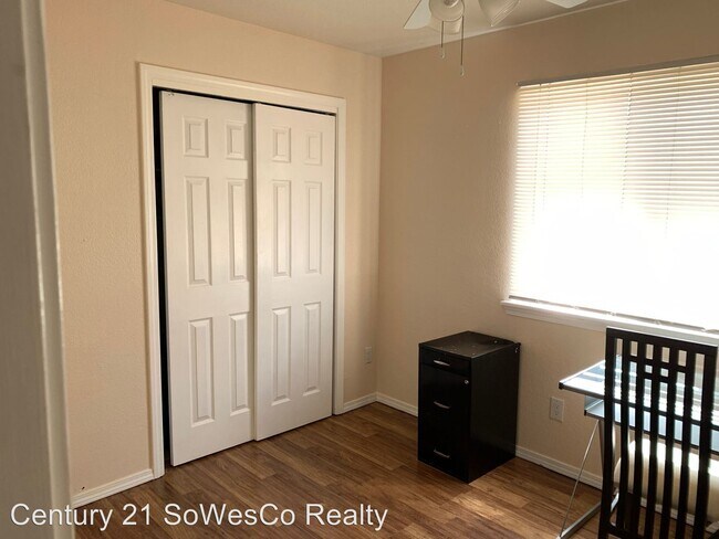 Building Photo - 3 br, 2 bath House - 2712 N. Fairview Ave