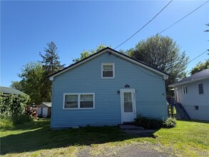 Building Photo - 8261 Oswego Rd