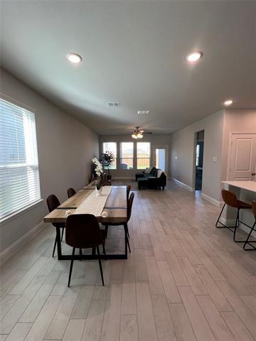 Building Photo - 724 Portina Dr